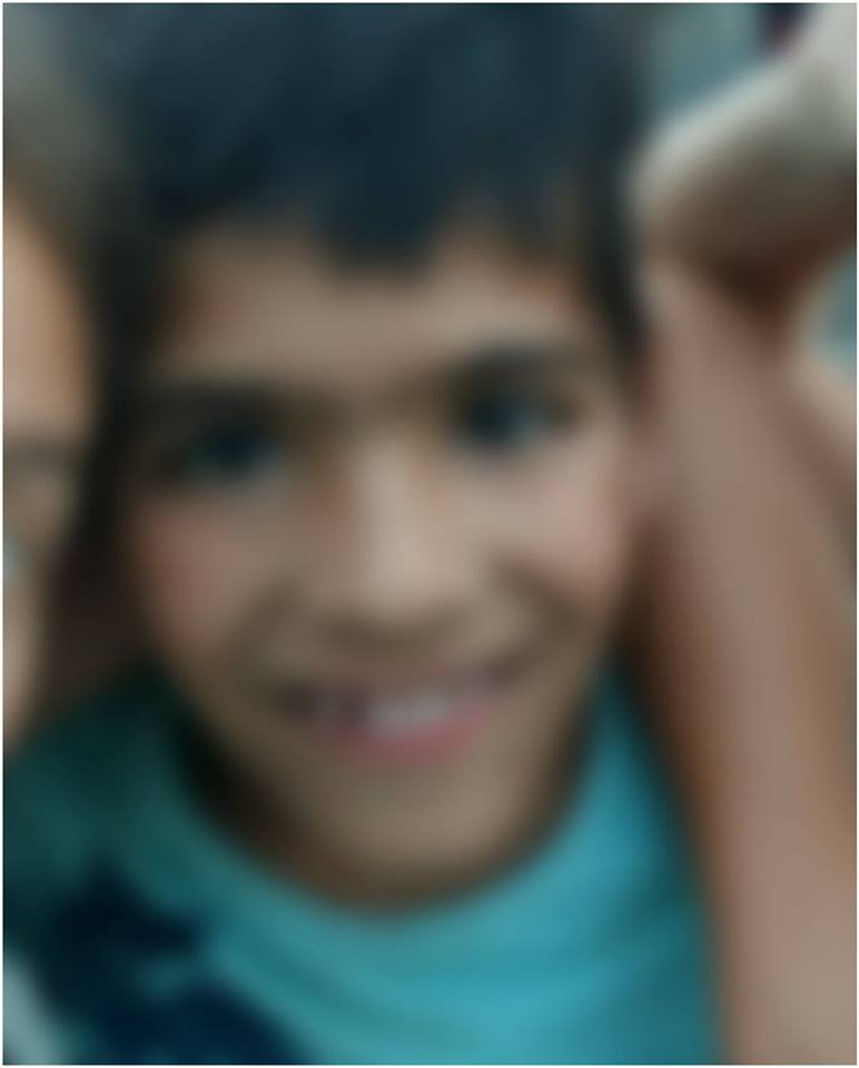 Abdul, ein siebenjähriger afghanischer Junge darf in Europa nicht zur Schule gehen